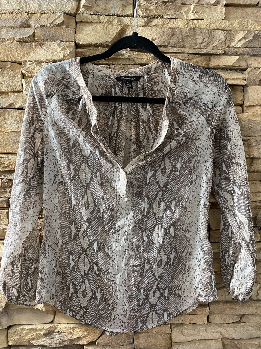 Banana Republic Snake Print Long Sleeve Henley Blouse Neutral Top XXS